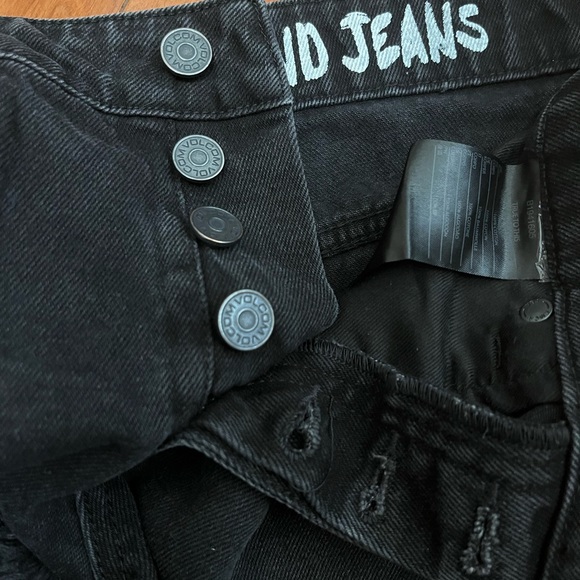 Volcom Shorts 💋bundle💋 - Picture 3 of 5